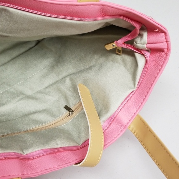 NIP Elegant Zip Tote with Organizer Wristlet - Picture 3 of 4